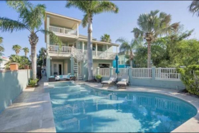 Breathtaking Sunset Views & Minutes To The Beach!